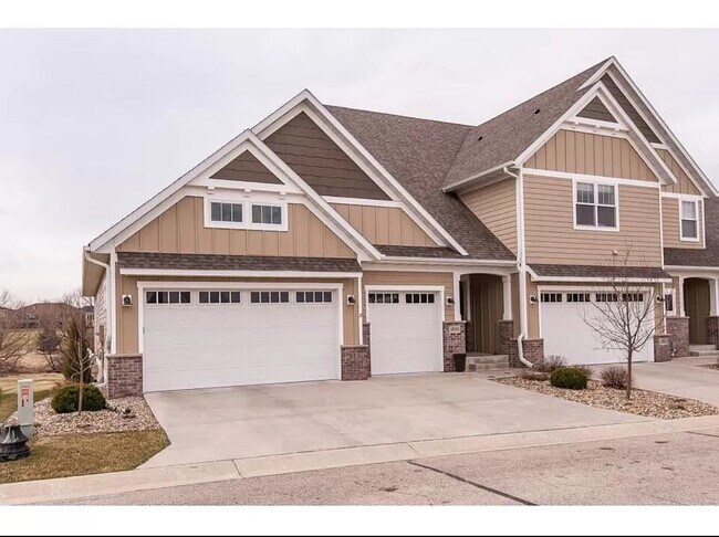 Building Photo - 1499 Belvior Ln NE