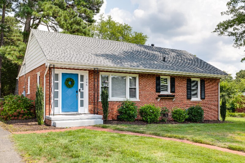 Building Photo - 1205 Blue Jay Ln