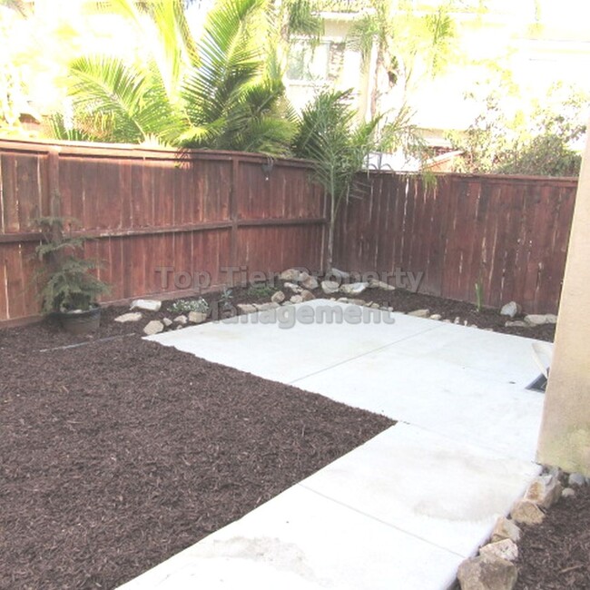 Building Photo - ****Beautiful 2 bed/2.5 bath House in Grea...