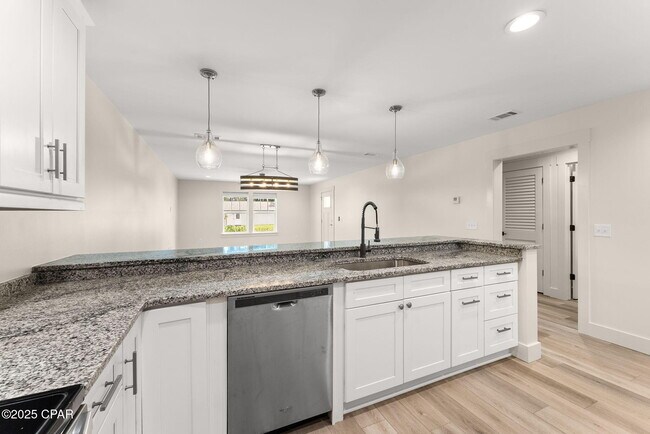 Building Photo - 2616 Cypress St