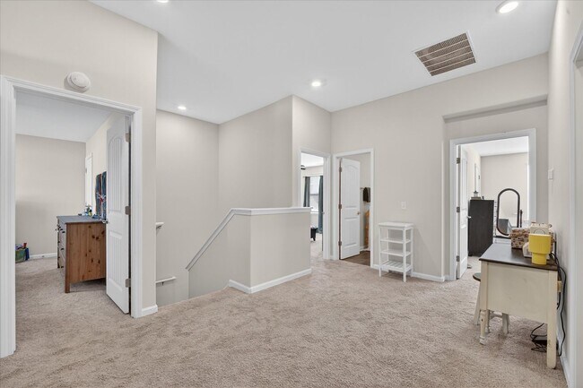Building Photo - 113 Brookline Dr