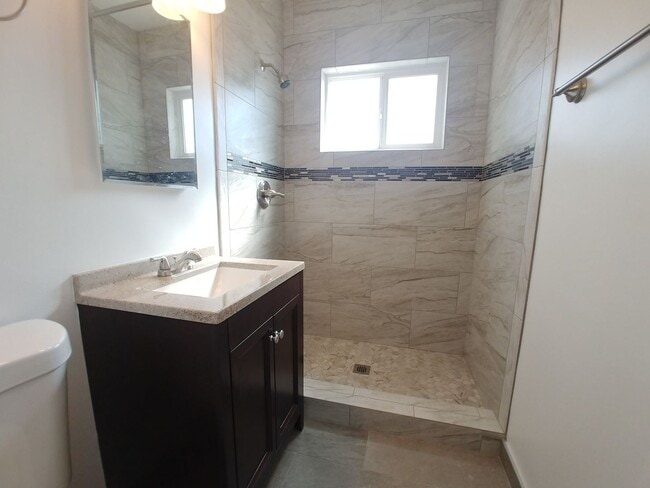 Building Photo - Charming 3-Bedroom Home in an Ideal Location!