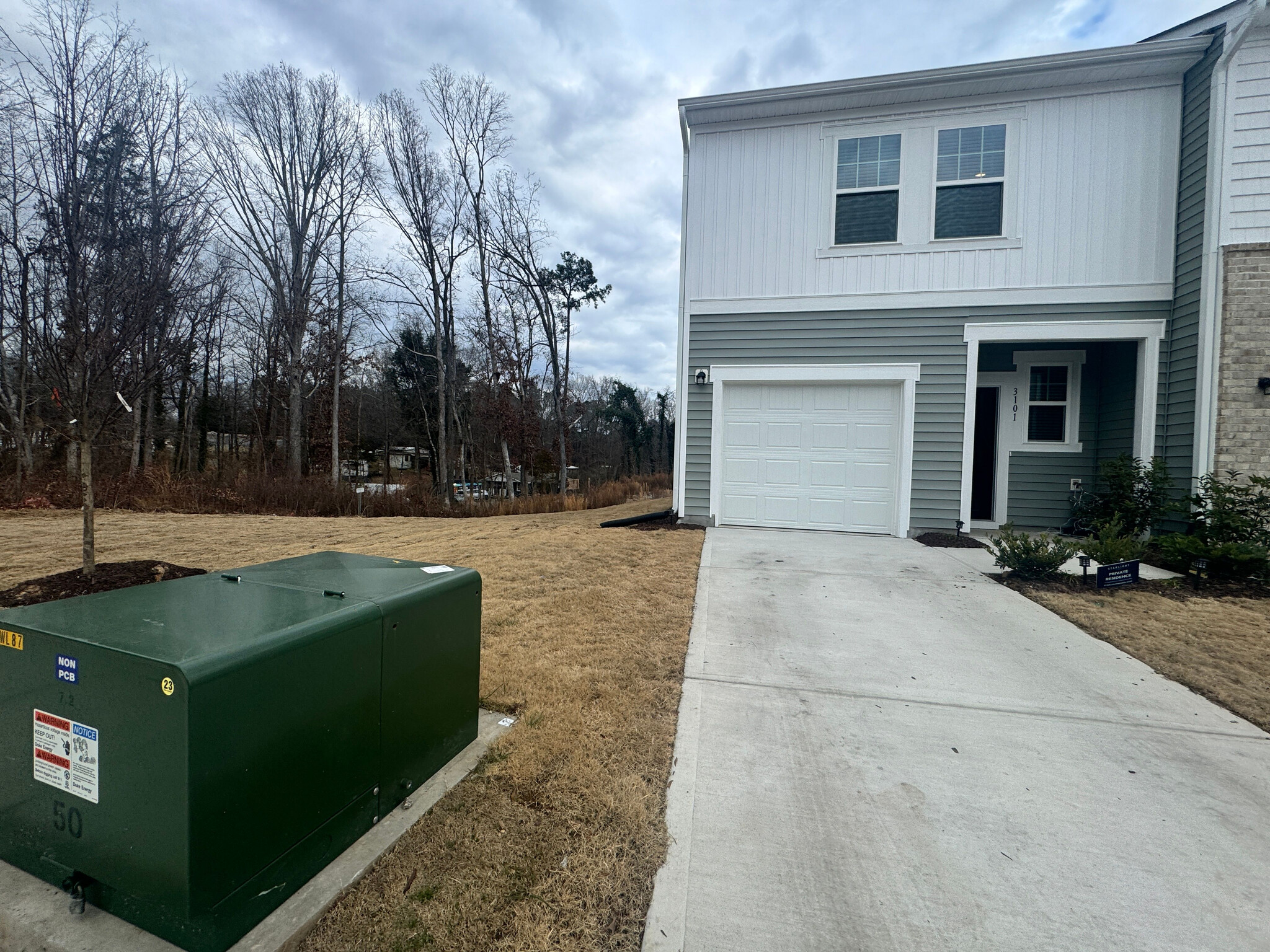 Building Photo - Room in Townhome on Primo Dr