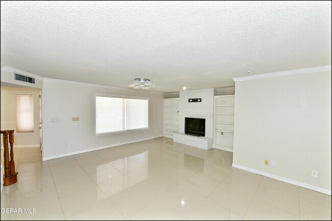 Building Photo - 529 Castlerock Ln