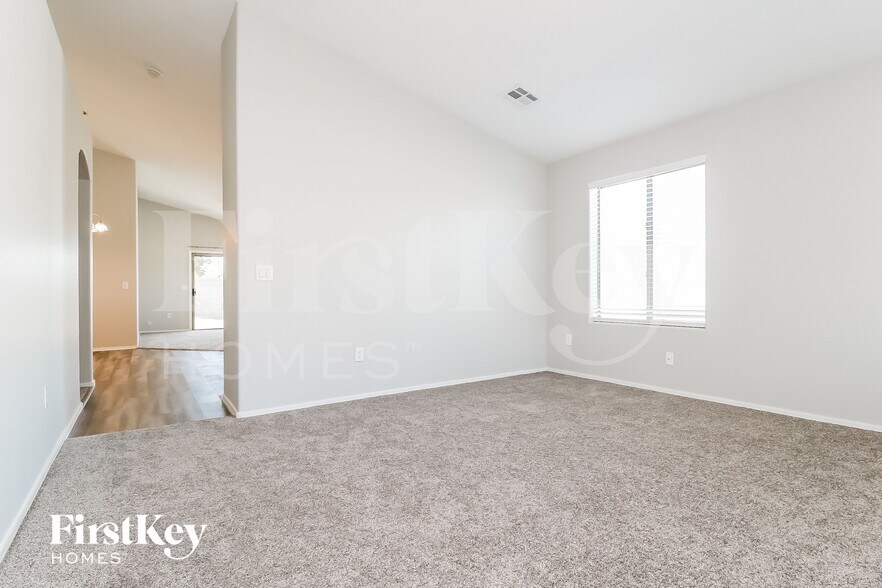 Building Photo - 11233 W Locust Ln