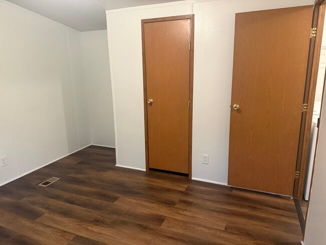 Building Photo - 5426 Peden Point Rd