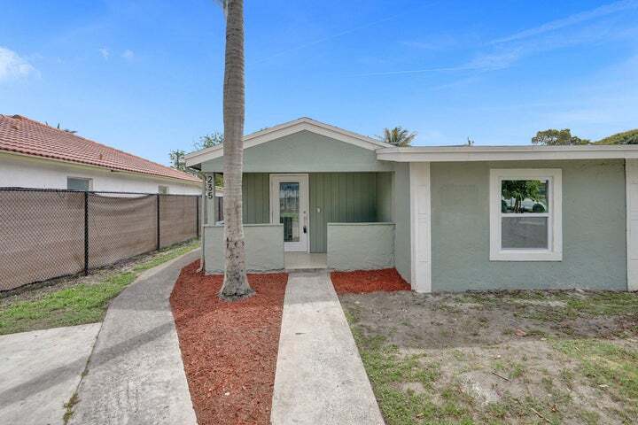 Primary Photo - 238 SW 10th Ave