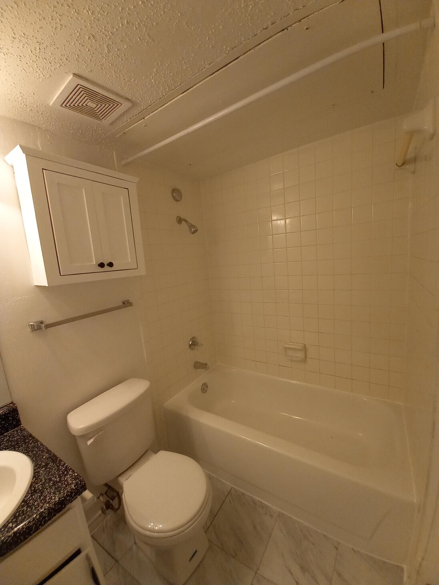 Building Photo - 9520 Royal Ln