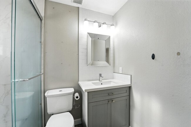 Building Photo - Heart of Phoenix Living – Modern 1BR with ...