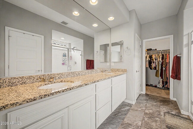 Building Photo - 5819 N 88th Ln