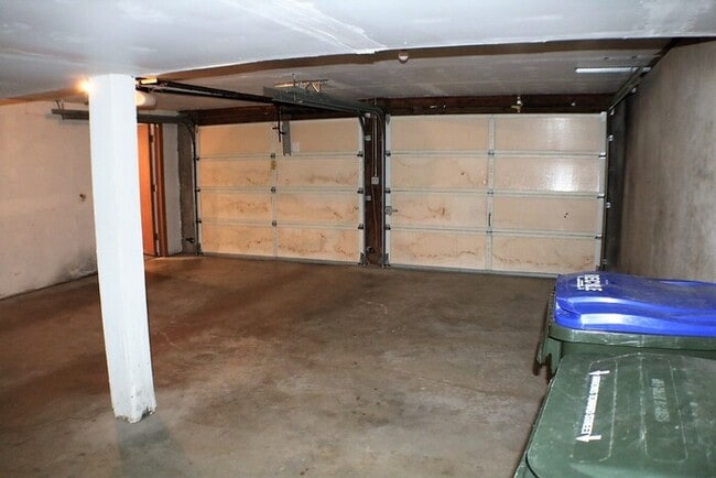 Building Photo - $2,200 | 4 Bedroom, 2 Bathroom House | No ...