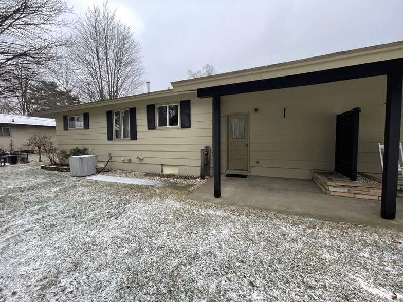 Primary Photo - 1412 Keck Ave