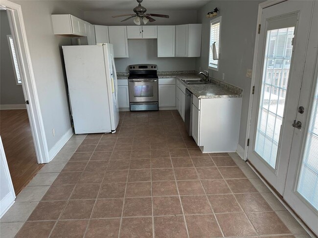 Building Photo - 4511 Avenue R 1/2 Rear