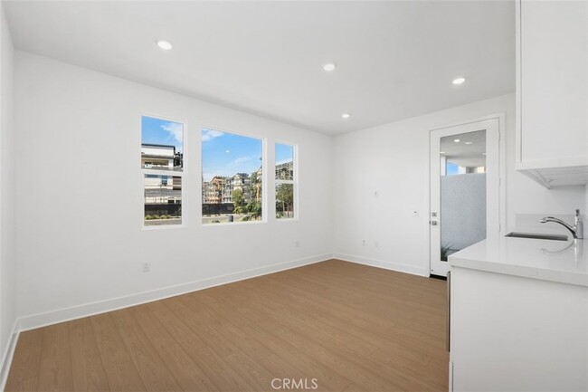 Building Photo - 125 Seep