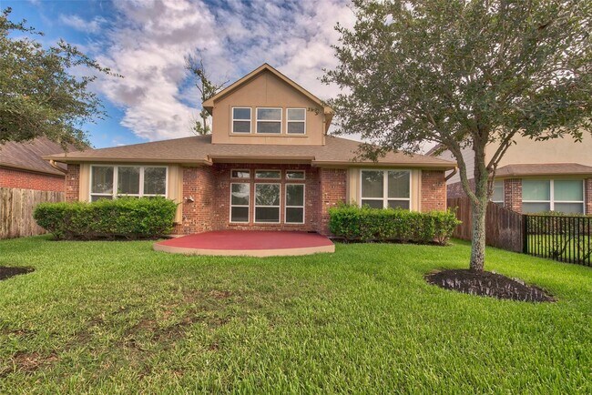 Building Photo - 6906 Patterson Dr