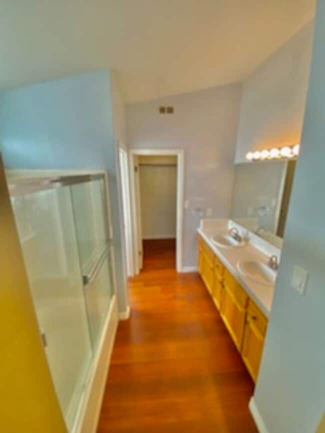 Building Photo - 4 bed/ 3 bath Recently Updated Home!