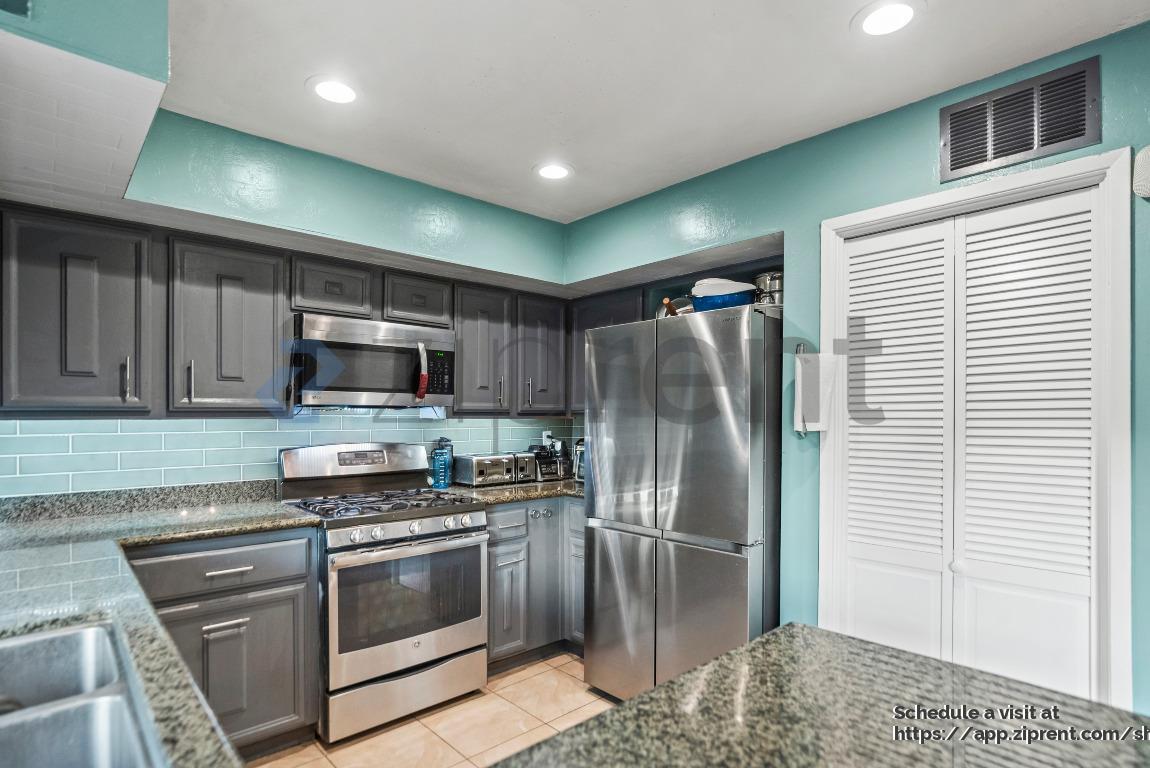 Building Photo - 6090 Calle De Amor