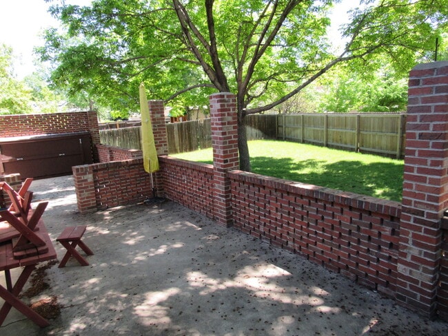 Building Photo - 13884 W 68th Dr