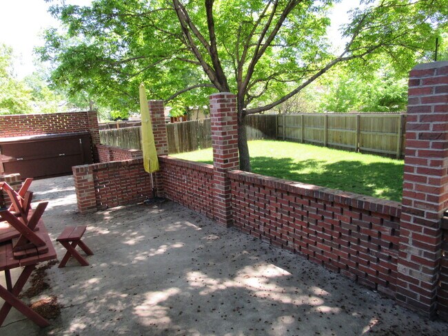 Building Photo - Immaculate Ranch with Large Backyard and Basement in Arvada