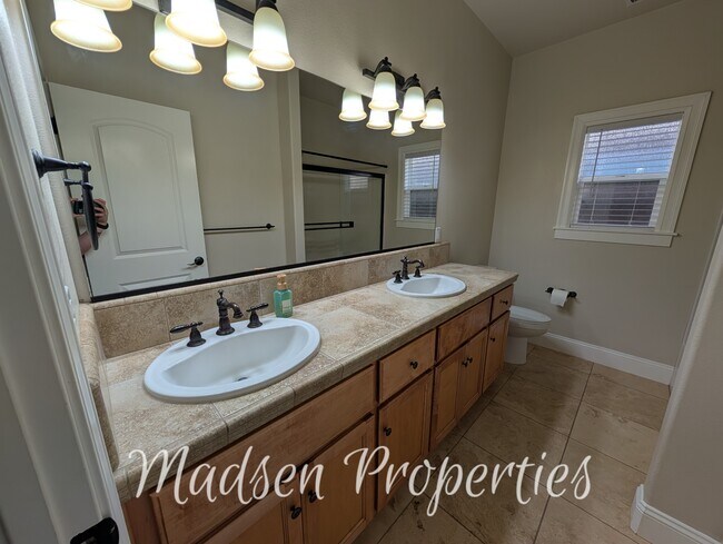 Building Photo - 7 Redeemers Loop