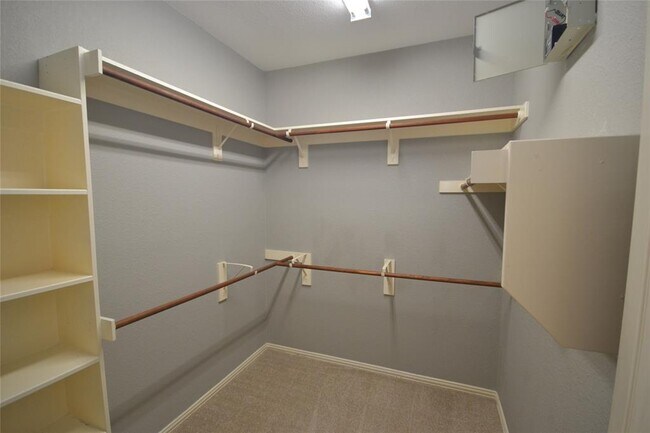 Building Photo - 1705 Lions Den