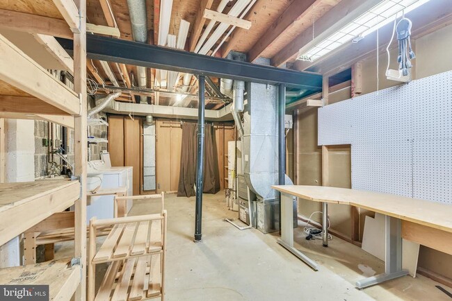 Building Photo - 5867 Kara Pl