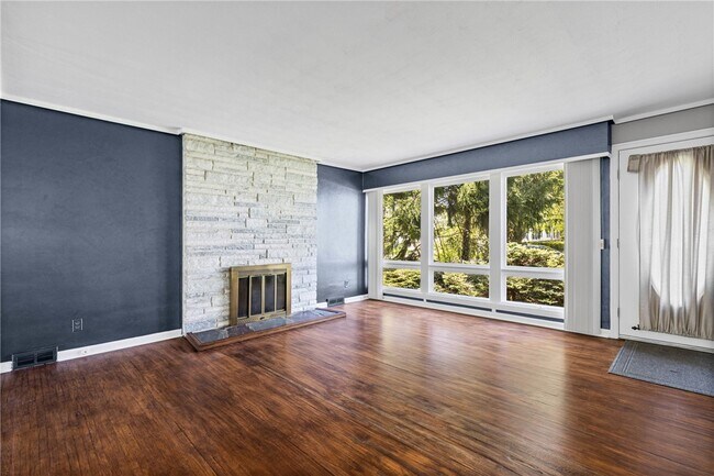 Building Photo - 130 Brooklawn Dr