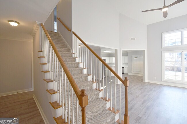 Building Photo - 204 Lenox Dr