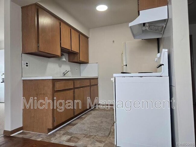 Building Photo - 20231 Kelly Rd