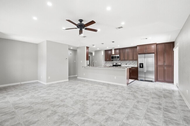 Building Photo - 20126 Seablossom Ln