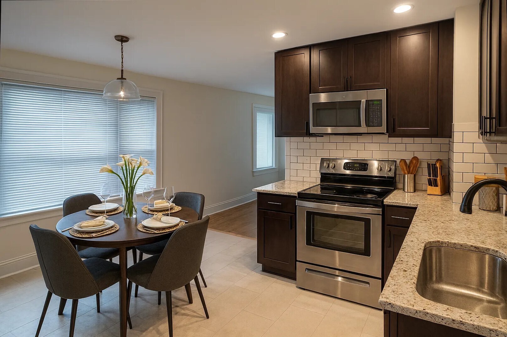 Building Photo - 7012 Forsyth Blvd