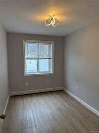 Building Photo - 73-08 Utopia Pkwy