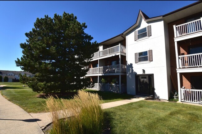 Building Photo - 261 N Gregory St