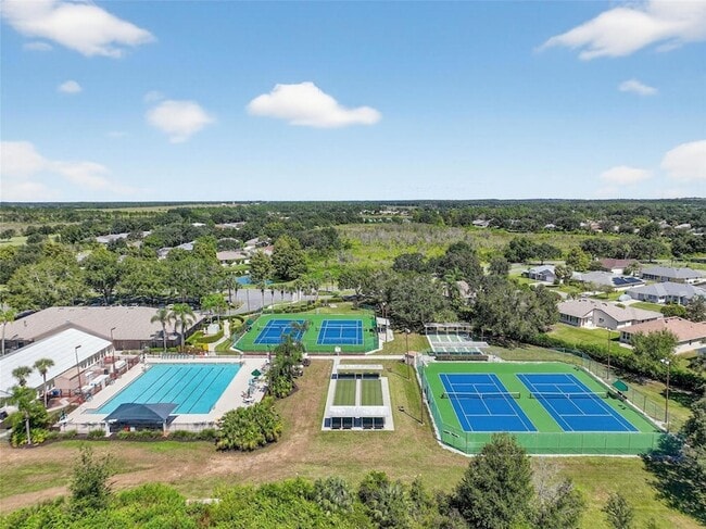 Building Photo - 5532 Sir Churchill Dr