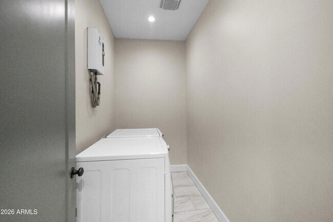 Building Photo - 7631 N 59th Ln