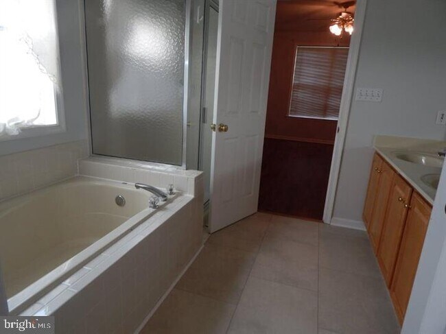 Building Photo - 9802 Minuteman Ct