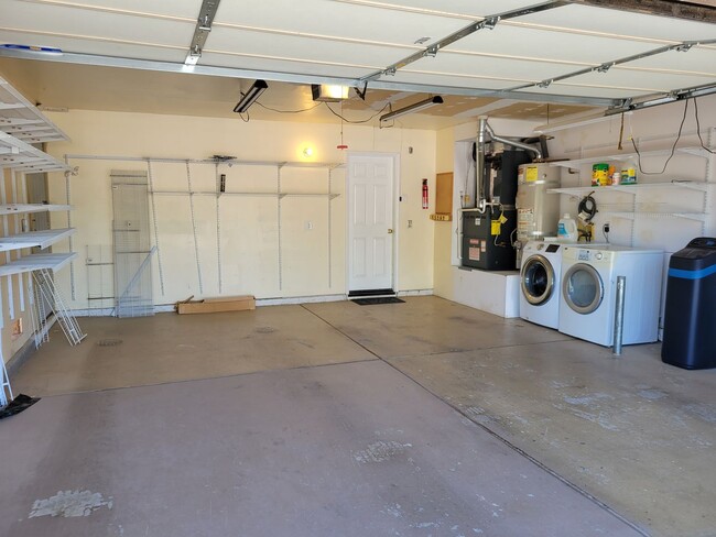 Building Photo - Beautiful Home available in Brawley