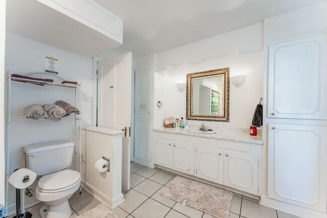 Building Photo - 759 Snider St