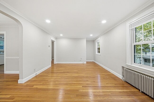 Building Photo - 33 Harvard St