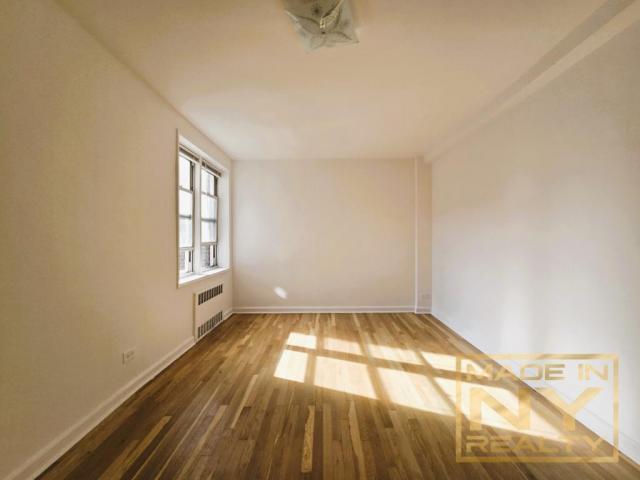 Building Photo - 2 bedroom in REGO PARK NY 11374