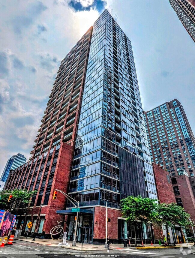 Building Photo - 389 Washington St