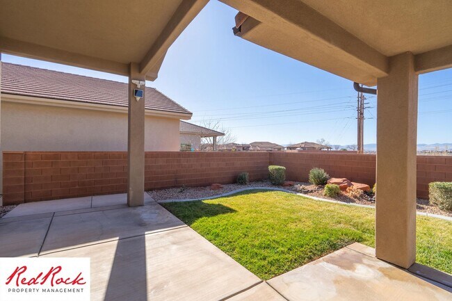 Building Photo - Pet-Friendly 3 Bedroom Home In A Great Neighborhood