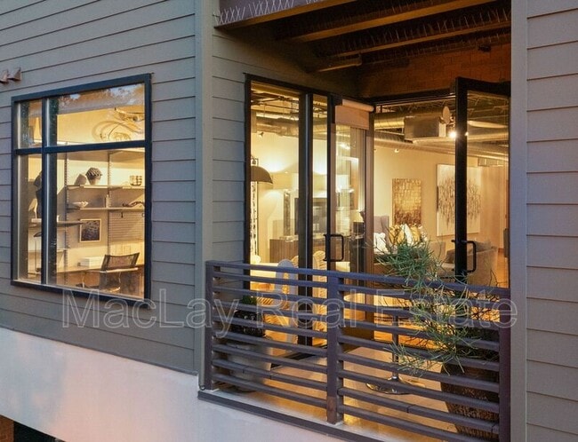 Building Photo - 4020 N Scottsdale Rd