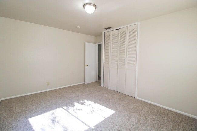 Building Photo - 10906 Lands Run St