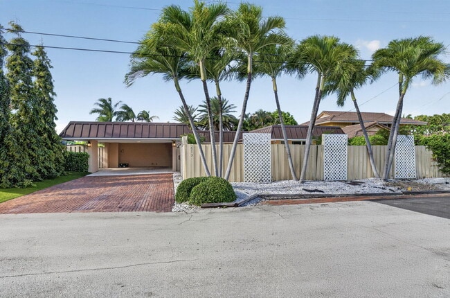 Building Photo - 2213 NE 16th St