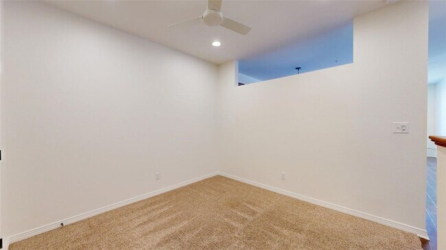 Building Photo - 206 N Main St