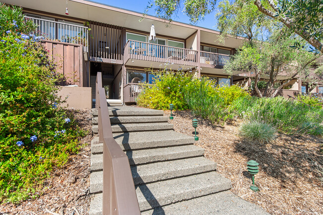 Building Photo - 954 Lea Dr