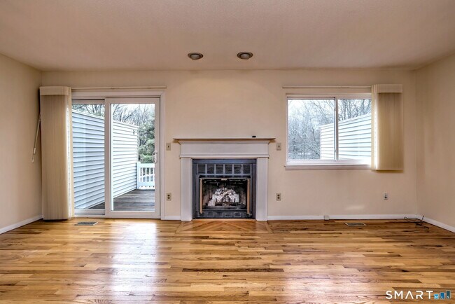 Building Photo - 47 Jerimoth Dr