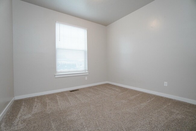 Building Photo - 1187 W Davenport St