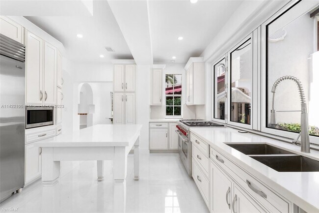 Building Photo - 5 br, 5.5 bath House - 4436 Alton Rd